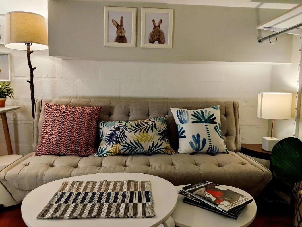 Charming Basement Suite With Private Entrance Near Subway, Koreatown & Uoft Toronto Guest house