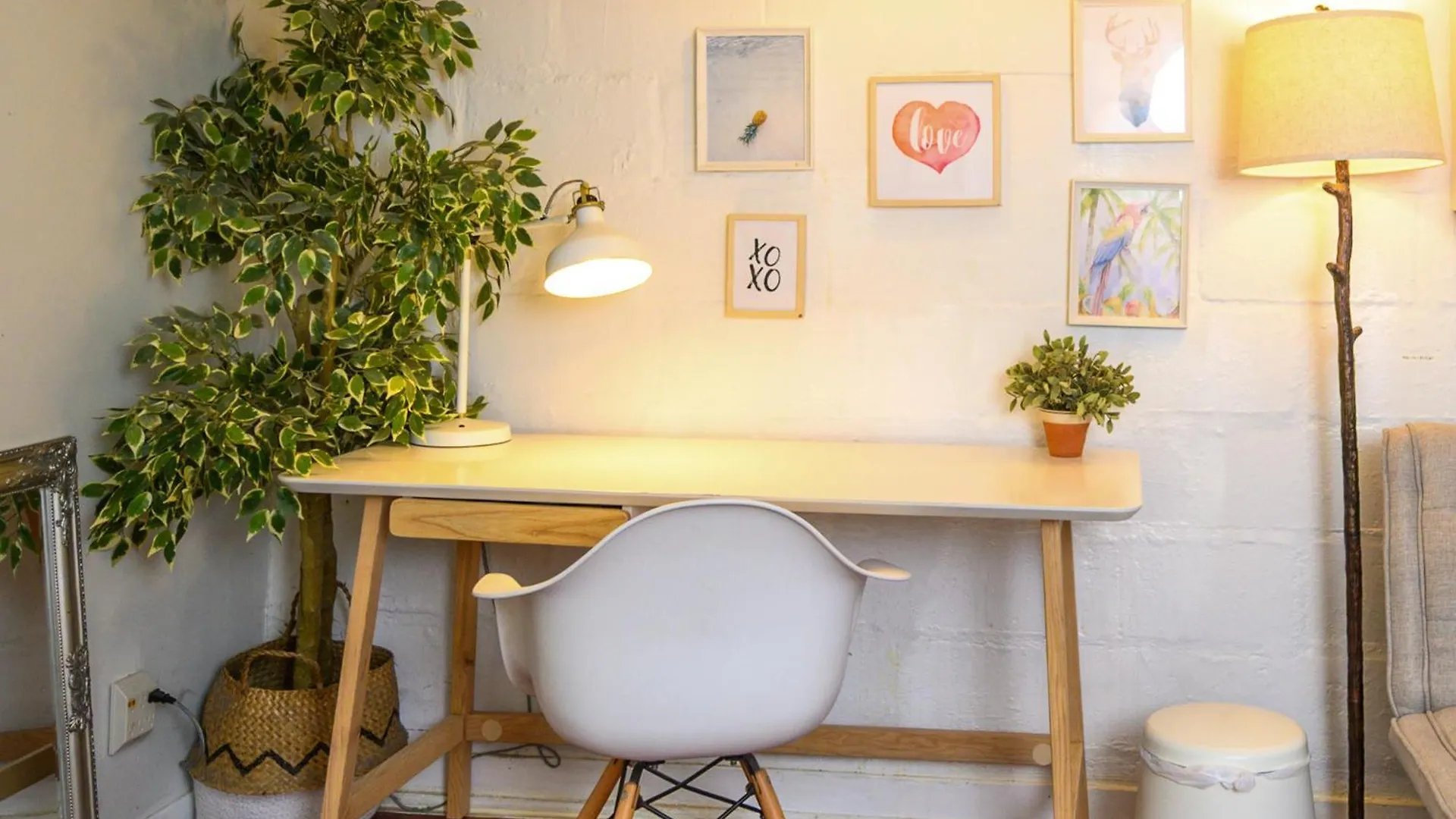 Gasthof Charming Basement Suite With Private Entrance Near Subway, Koreatown & Uoft Toronto